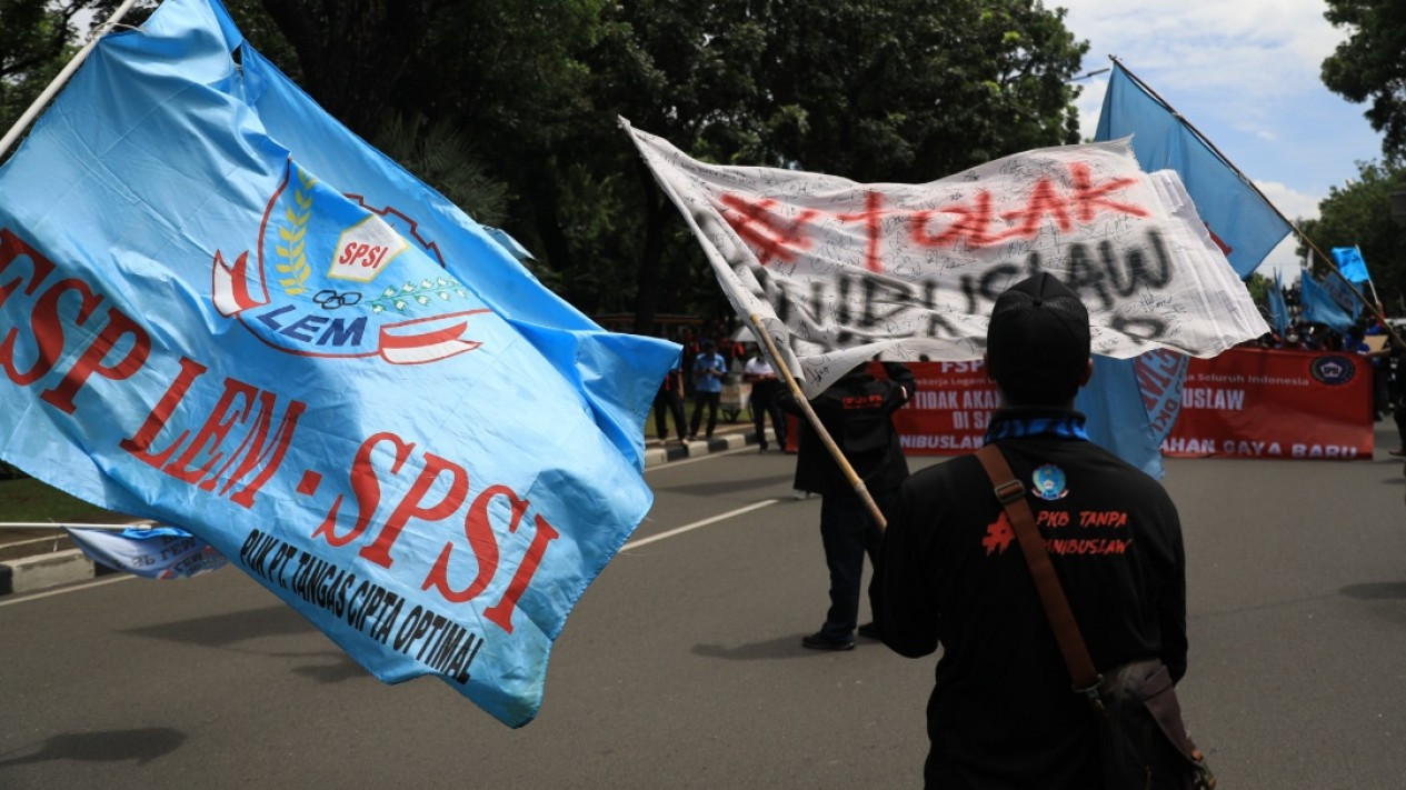Demo Buruh Tuntut Kenaikan UMP