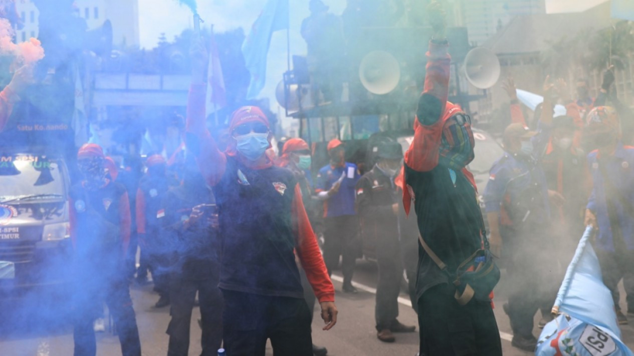 Demo Buruh Tuntut Kenaikan UMP