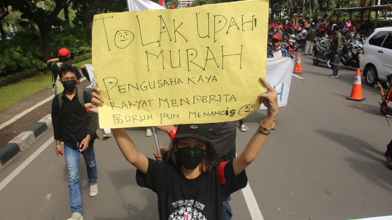 Buruh Kepung Kantor Anies Baswedan Minta UMP Naik