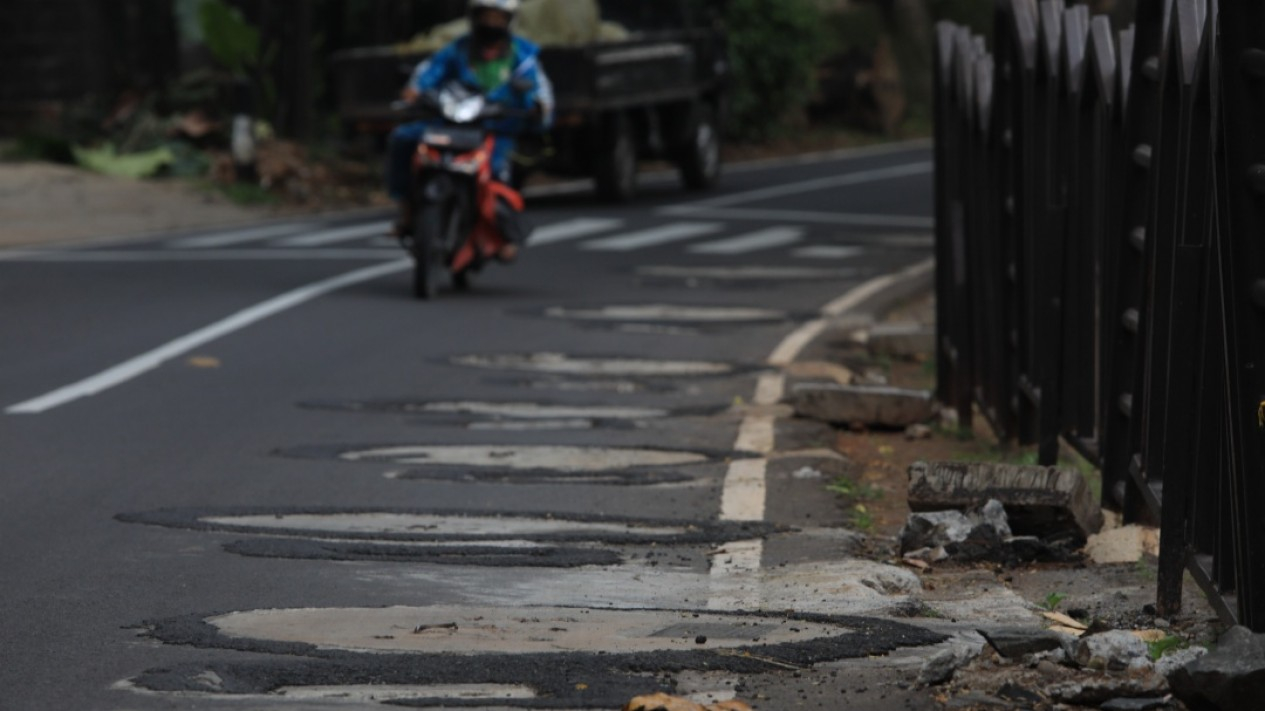 Sumur Resapan Bikin Jalan Retak dan Bergelombang