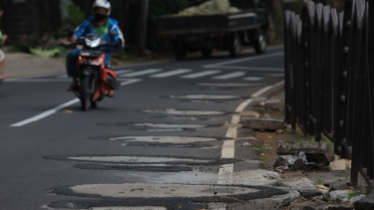 Sumur Resapan Bikin Jalan Retak dan Bergelombang