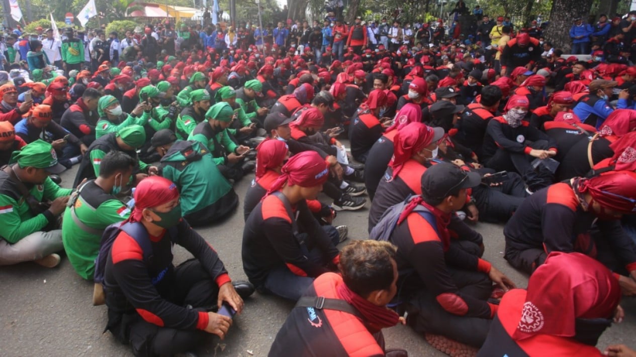 Demo Buruh Tolak Upah dan Cabut Omnibus Law