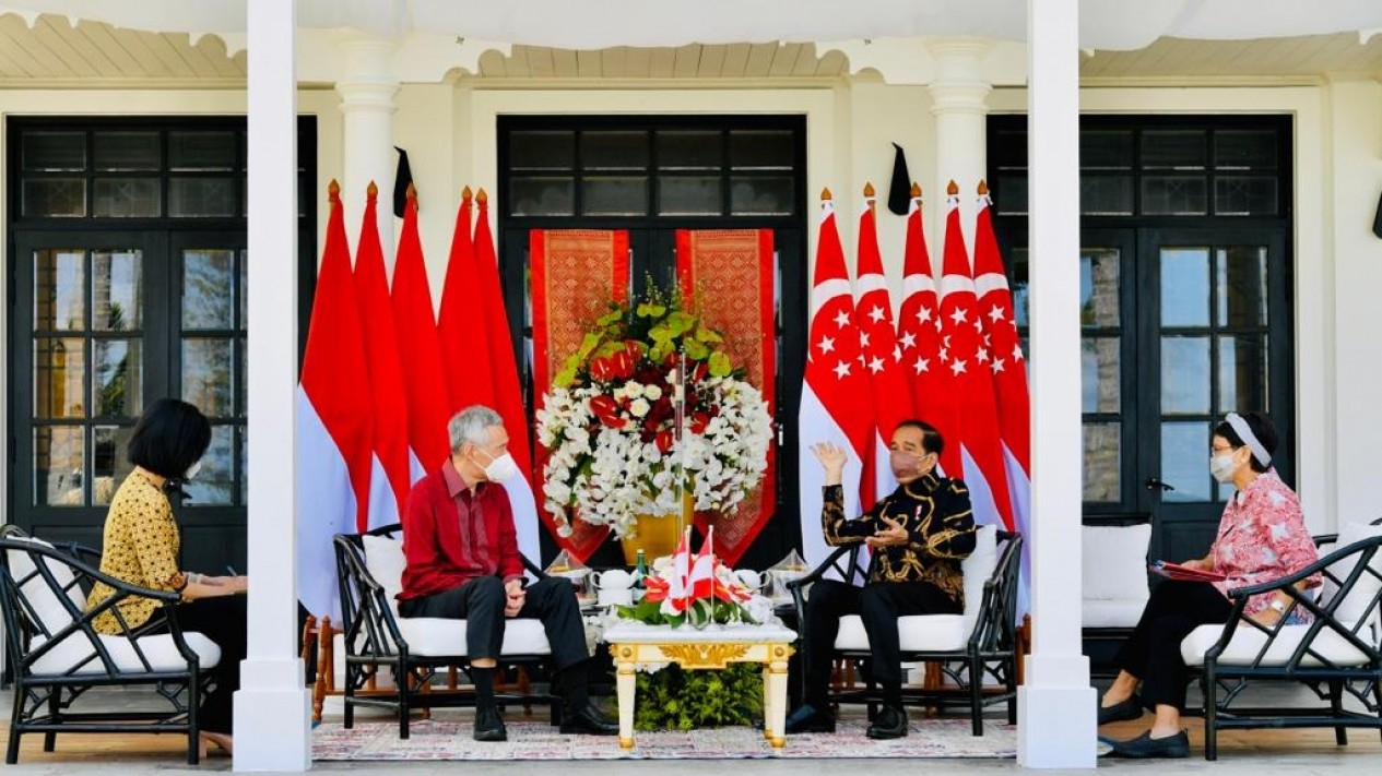 Jokowi Bertemu PM Singapura Lee Hsien Loong di Bintan