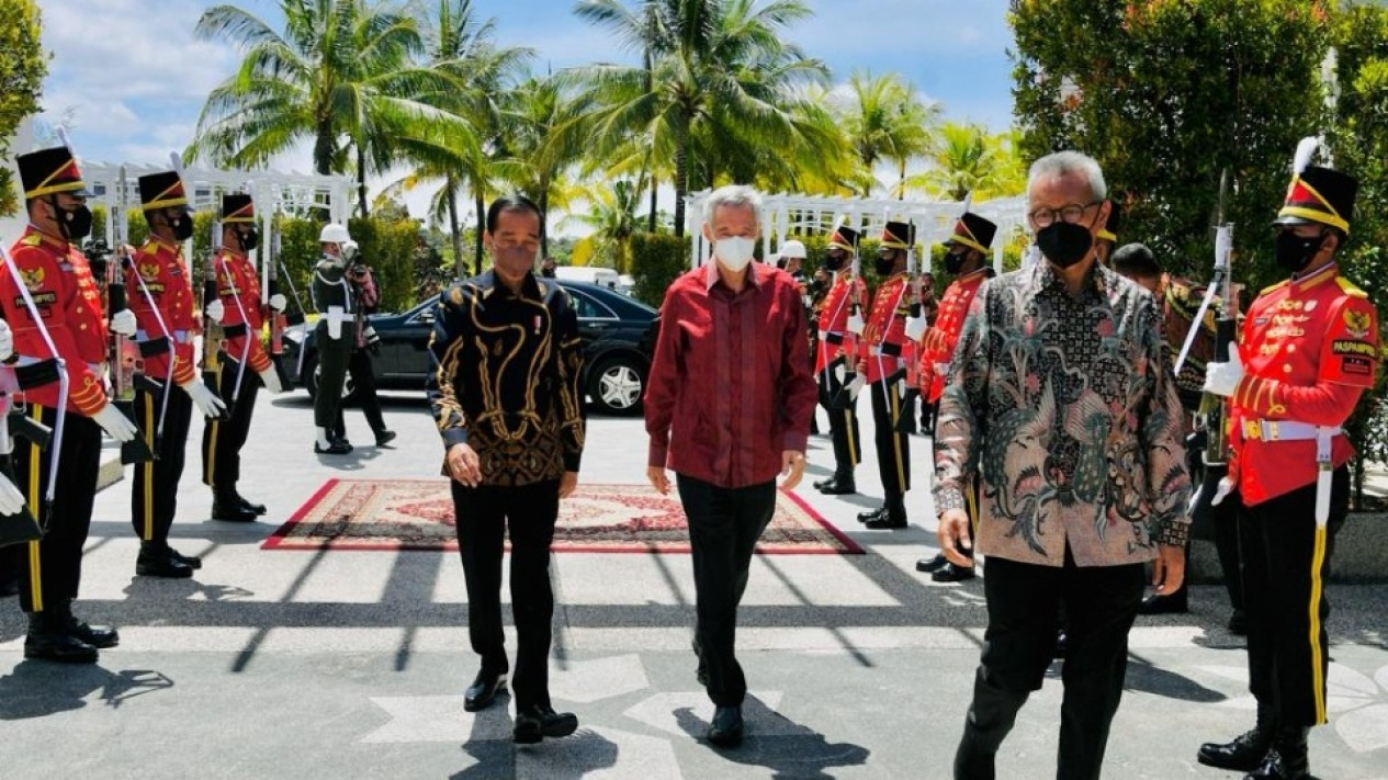 Jokowi Bertemu PM Singapura Lee Hsien Loong di Bintan