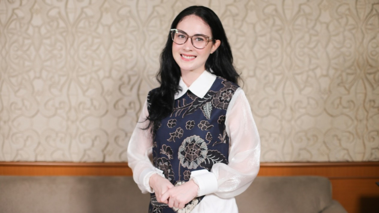 Potret Kemesraan Wagub Jatim Emil Dardak dan Arumi Bachsin