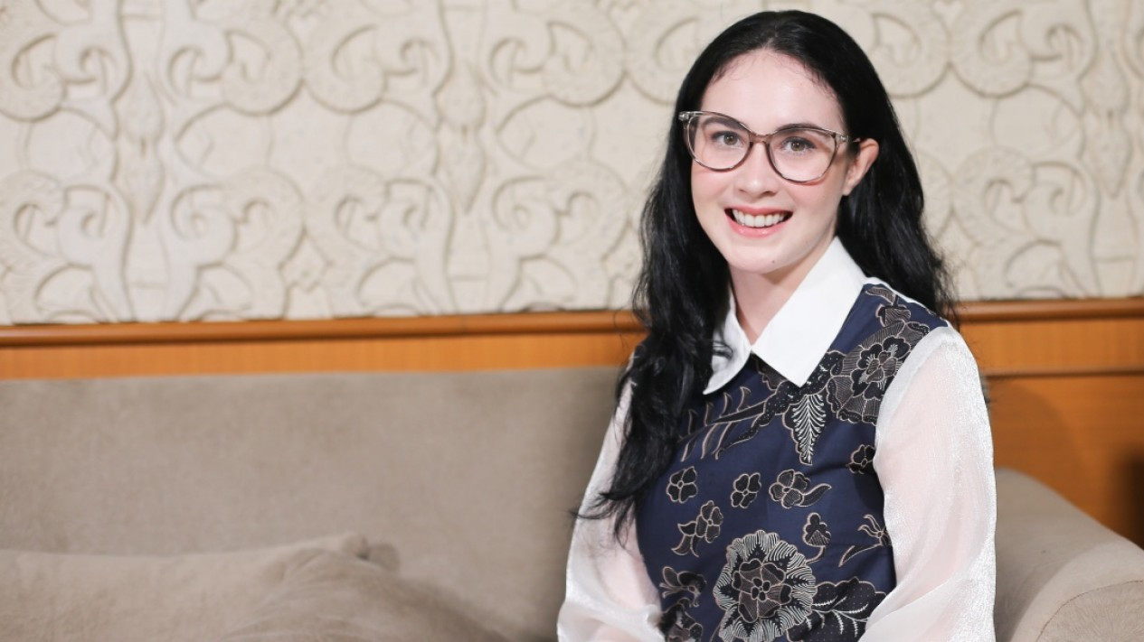 Potret Kemesraan Wagub Jatim Emil Dardak dan Arumi Bachsin