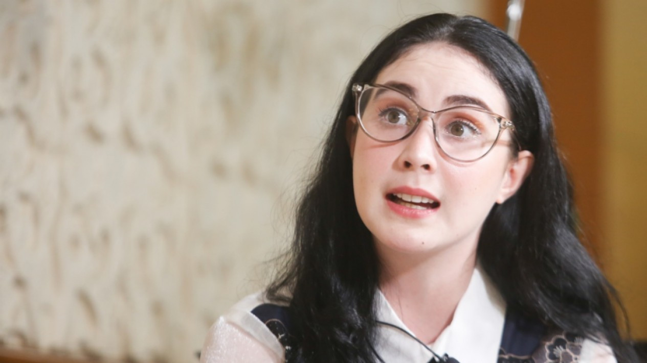 Potret Kemesraan Wagub Jatim Emil Dardak dan Arumi Bachsin