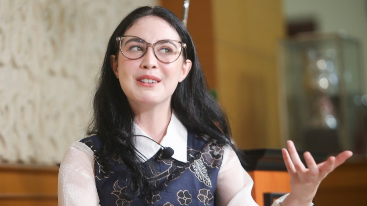 Potret Kemesraan Wagub Jatim Emil Dardak dan Arumi Bachsin