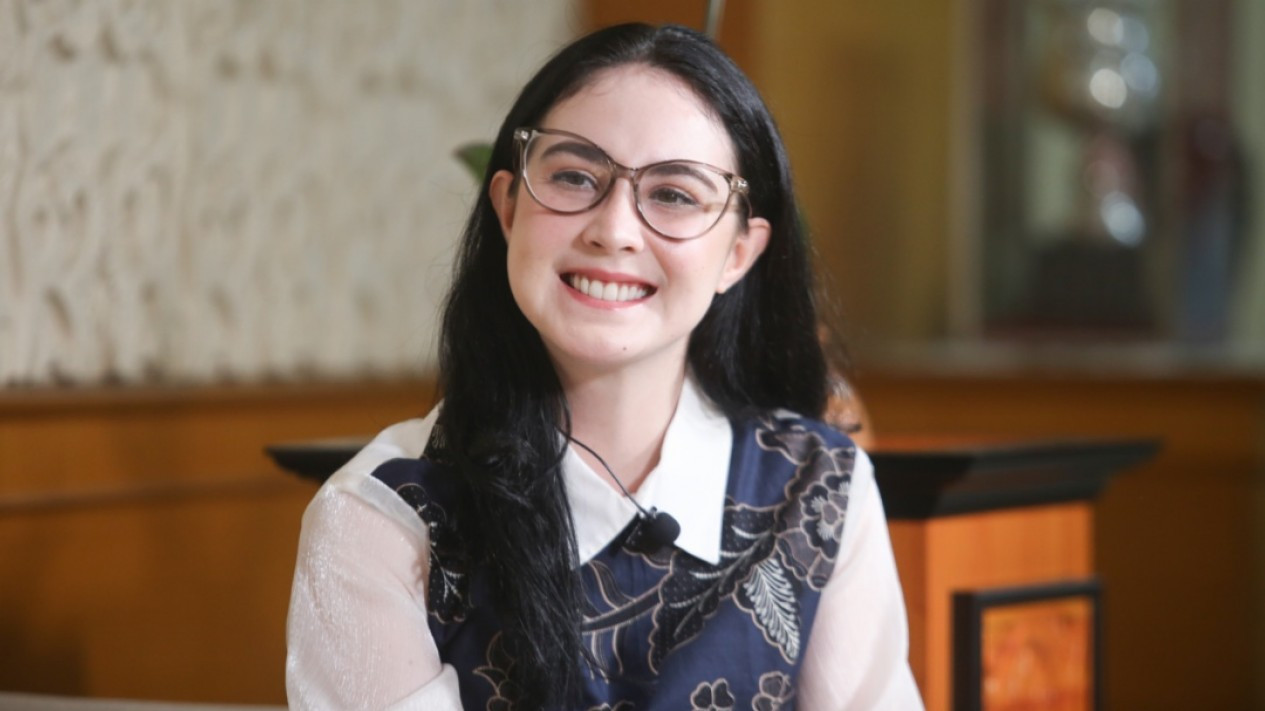 Potret Kemesraan Wagub Jatim Emil Dardak dan Arumi Bachsin