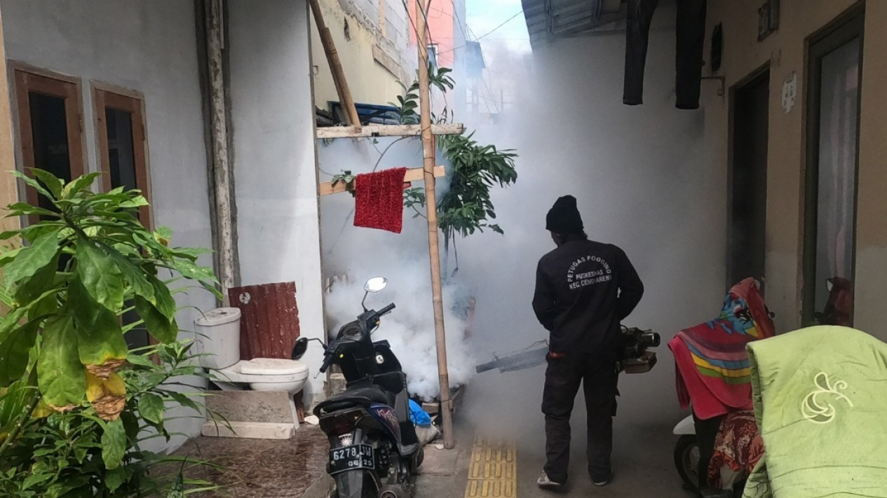 Penyemprotan Cegah Nyamuk Demam Berdarah
