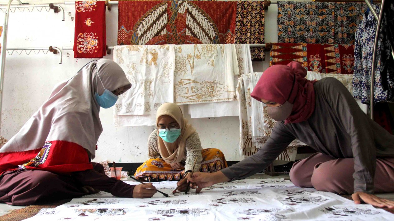 Produksi Batik Tulis Cetak Khas Depok