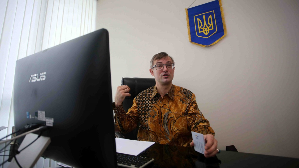 Wawancara Khusus VIVA dengan Dubes Ukraina Vasyl Hamianin