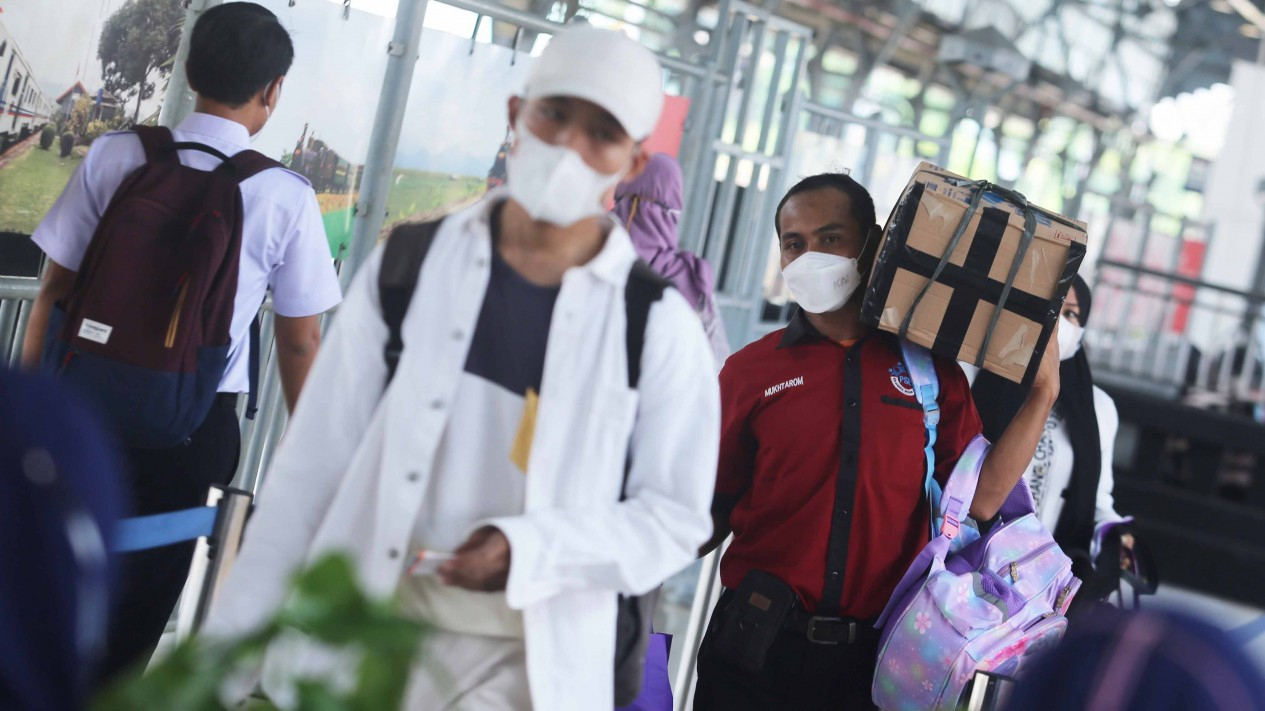 Mudik Lebaran 2022 di Stasiun Pasar Senen Jakarta