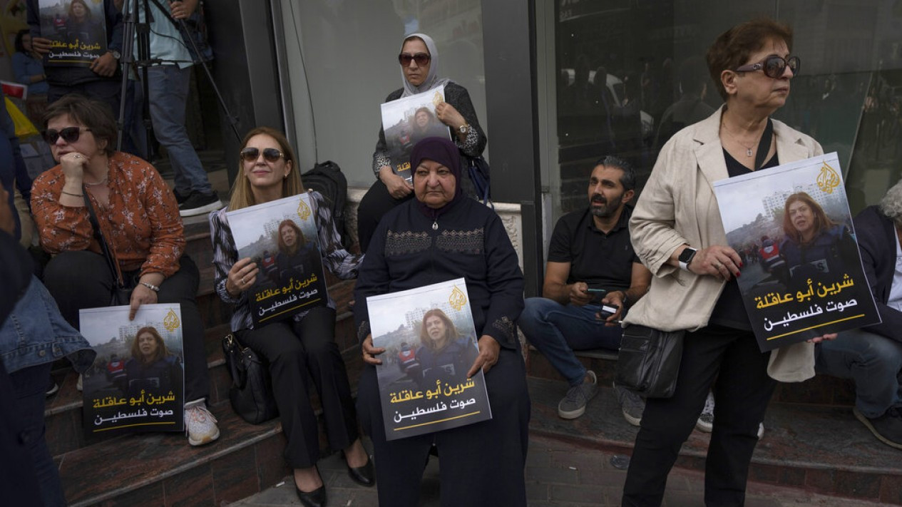 Pemakaman Jurnalis Korban Penembakan Israel