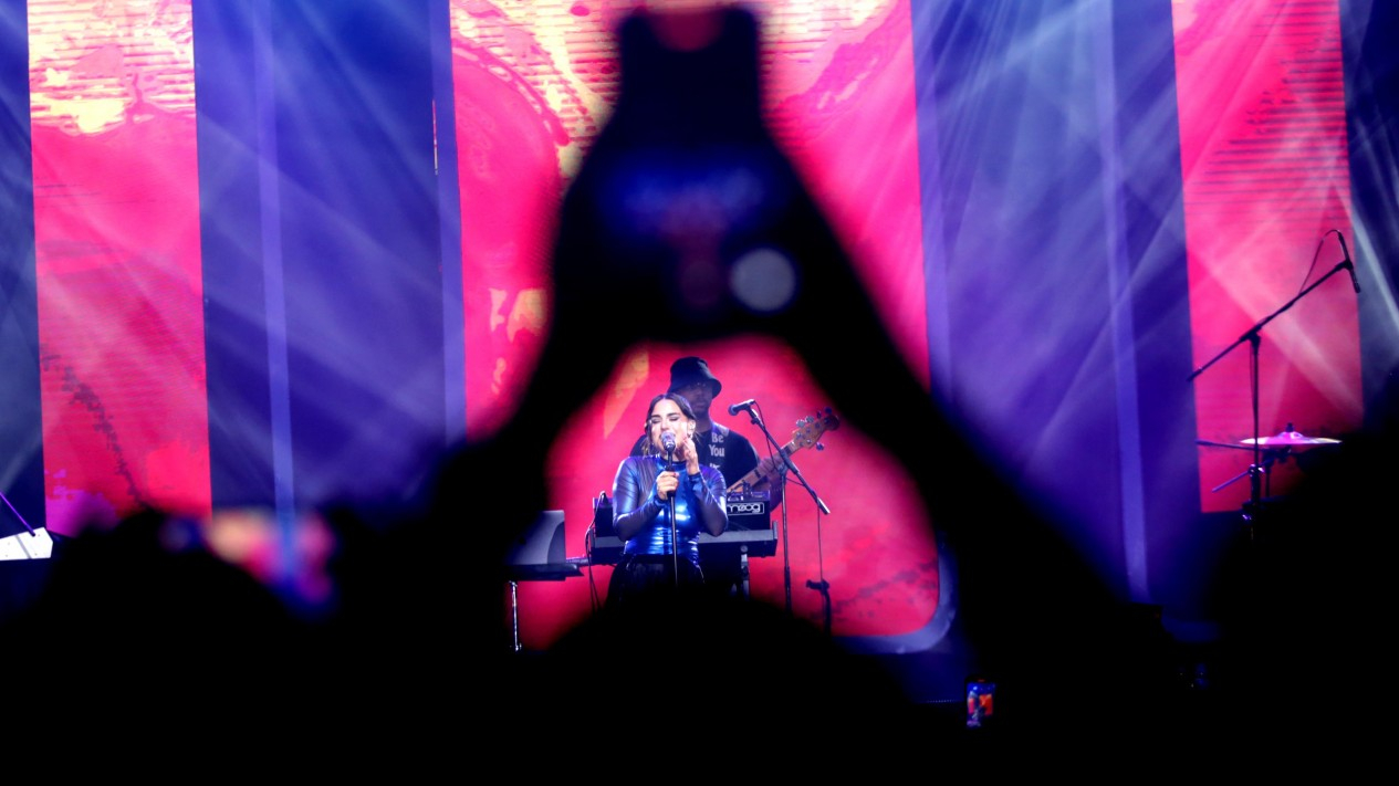 Maliq & D'Essentials Panaskan BNI Java Jazz Festival