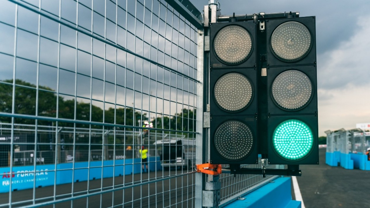 Para Pembalap Jajal Sirkuit Formula E