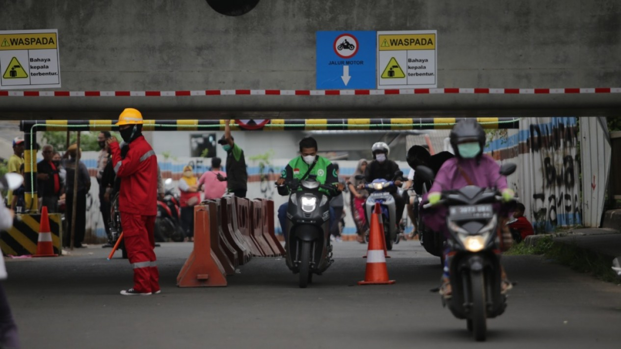 Bukan Ambles, Tapi Jalur Kereta Cepat Yang Ganggu Jembatan