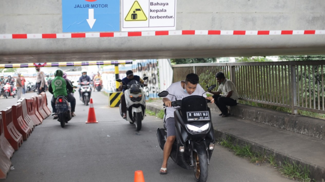 Bukan Ambles, Tapi Jalur Kereta Cepat Yang Ganggu Jembatan
