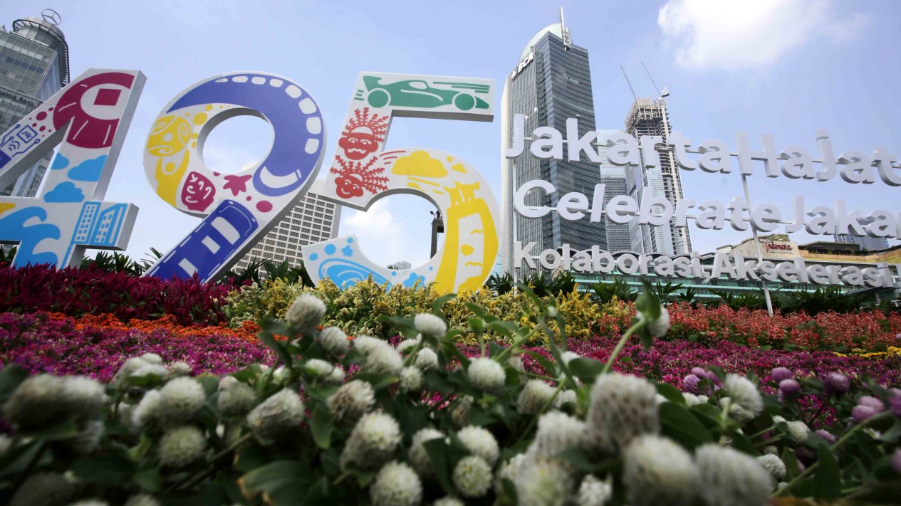 Tertata Rapi, Bunderan HI Penuh Bunga Sambut HUT Jakarta 495