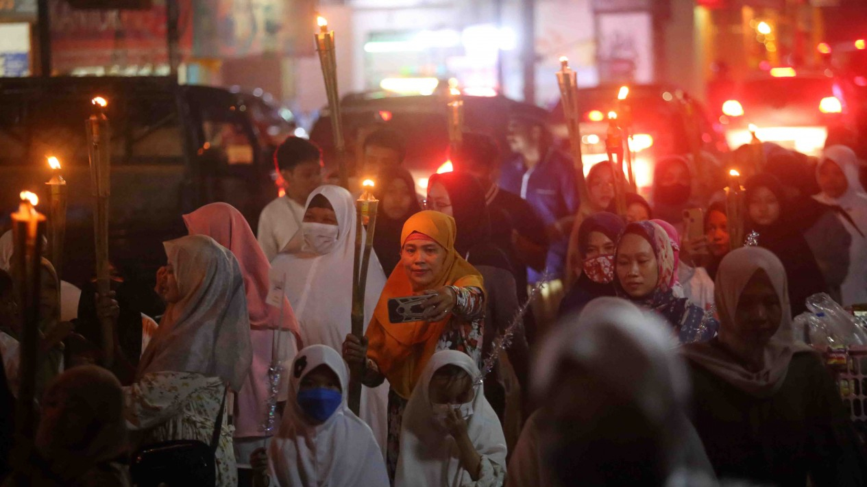 Pawai Obor Peringatan Tahun Baru Islam 1 Muharam 1444 H - Vlix.id