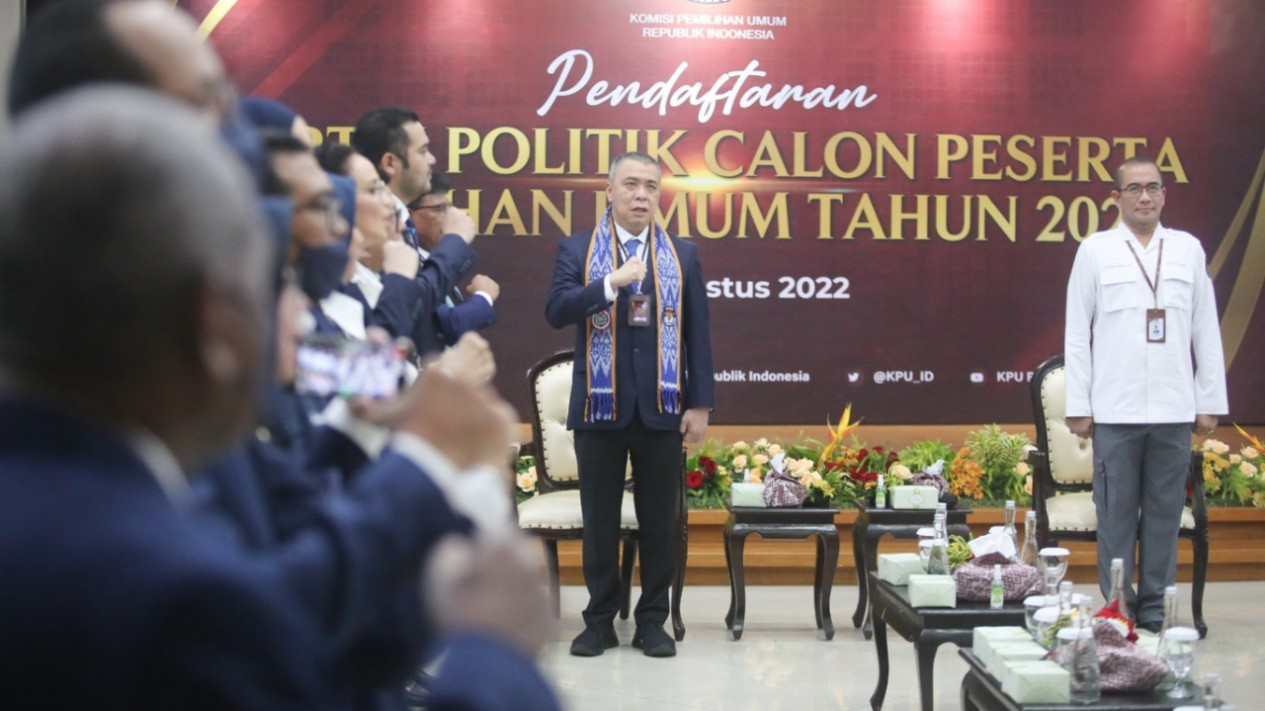 Partai Nasdem Daftarkan Sebagai Calon Peserta Pemilu 2024 - Vlix.id