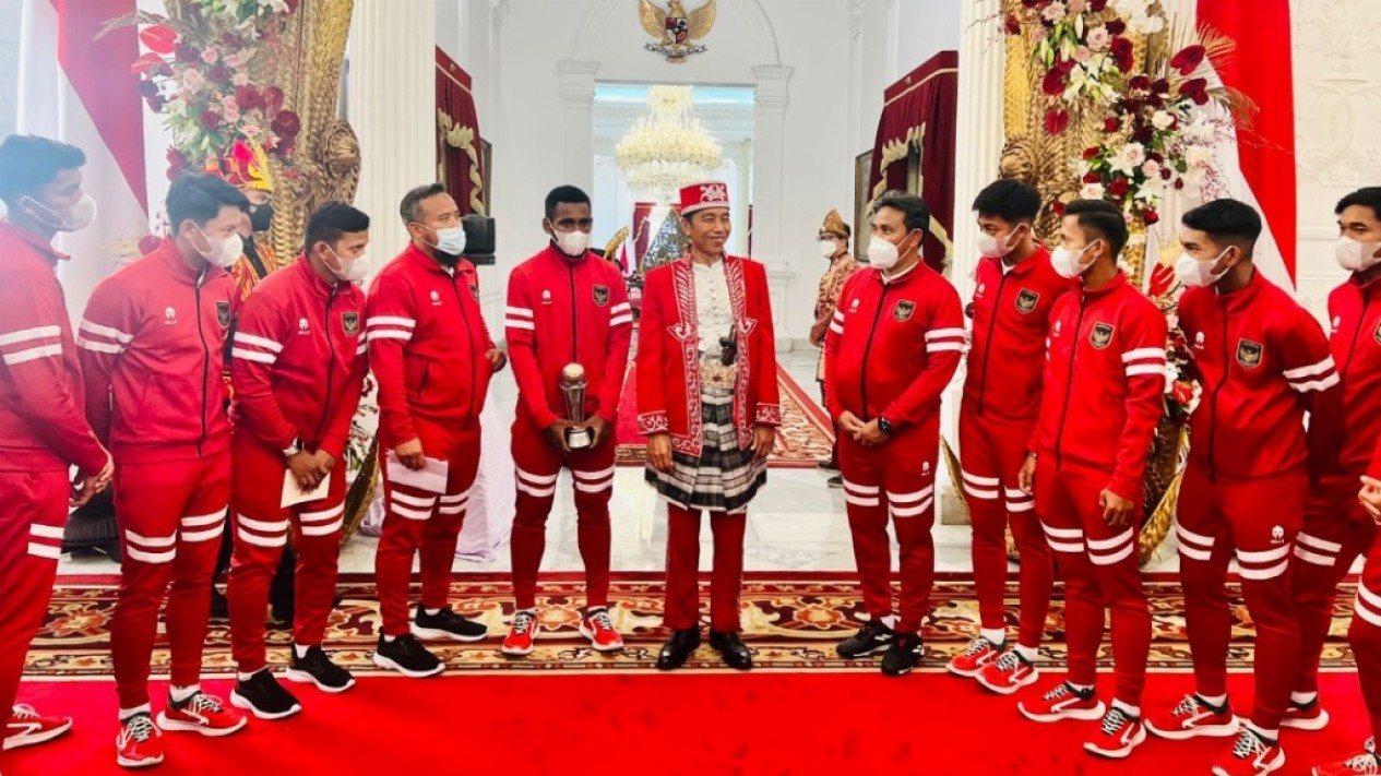 Presiden Jokowi Sambut Pemain Timnas U-16 di Istana Negara