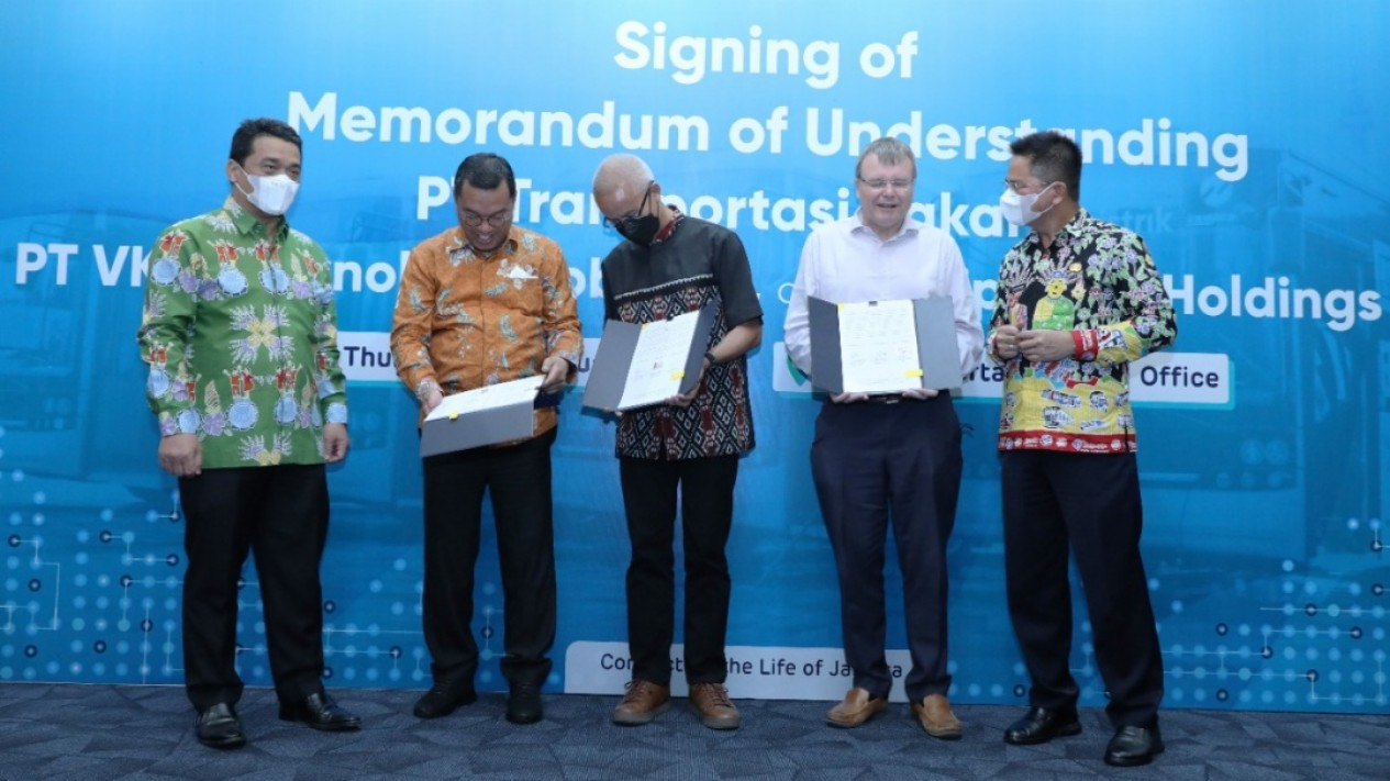Transjakarta Gandeng VKTR Ubah Bus Diesel Jadi Bus Listrik