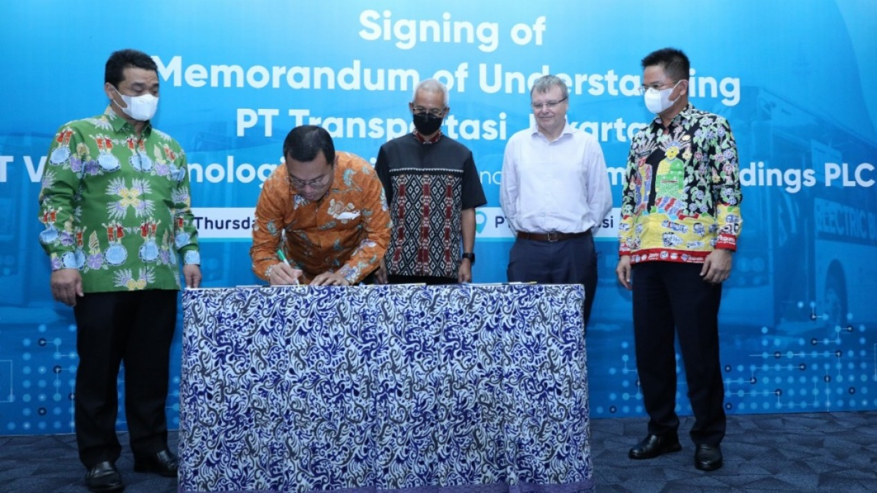Transjakarta Gandeng VKTR Ubah Bus Diesel Jadi Bus Listrik