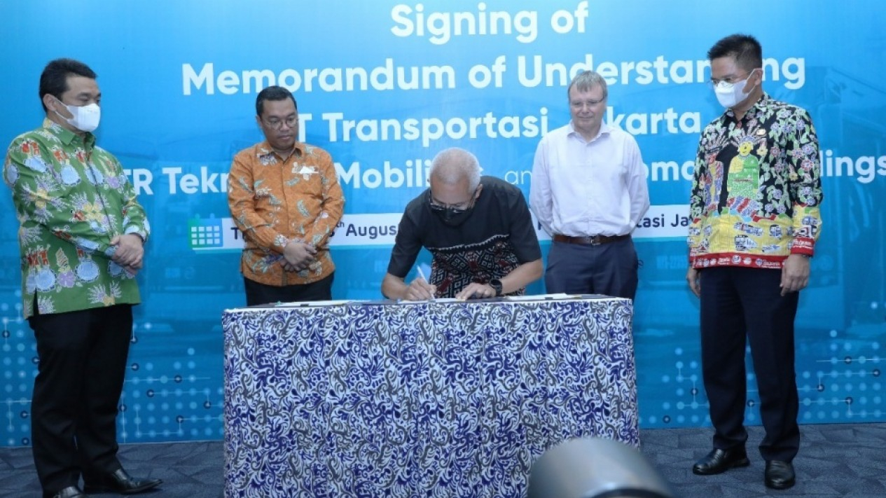 Transjakarta Gandeng VKTR Ubah Bus Diesel Jadi Bus Listrik