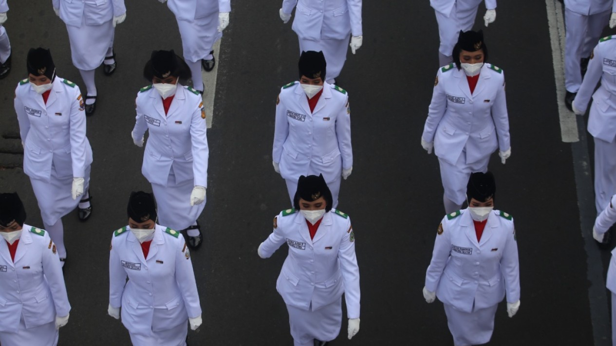Paskibra Arak Kirab Bendera Merah Putih 1.700 Meter