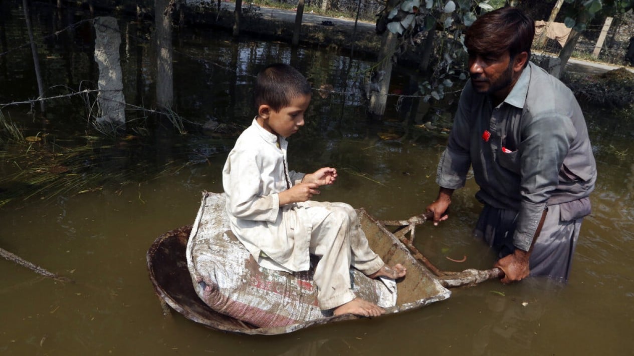 Banjir Parah, Perumahan Penduduk Pakistan Terendam Bak Danau