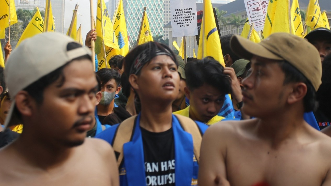Massa Aksi Tolak Kenaikan Harga BBM Padati Patung Kuda