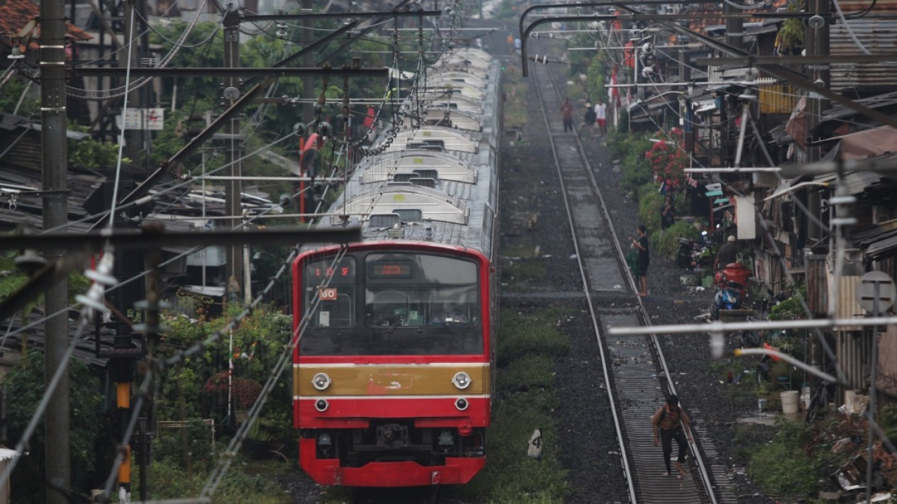 Semua Stasiun KRL Jabodetabek Hanya Layani Uang Elektronik - Vlix.id