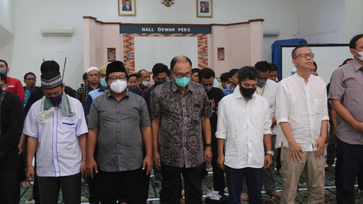 Shalat Ghoib Untuk Almarhum Azyumardi Azra di Dewan Pers