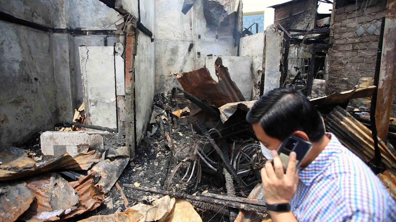 Kebakaran Pemukiman Padat Penduduk di Menteng Jakarta