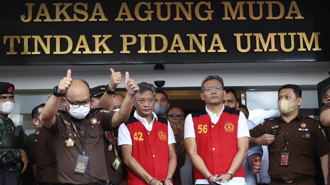 Muncul Perdana, Brigjen Hendra Kurniawan Pakai Rompi Merah