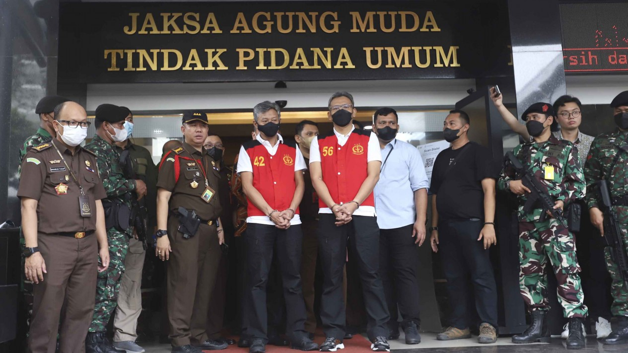 Muncul Perdana, Brigjen Hendra Kurniawan Pakai Rompi Merah