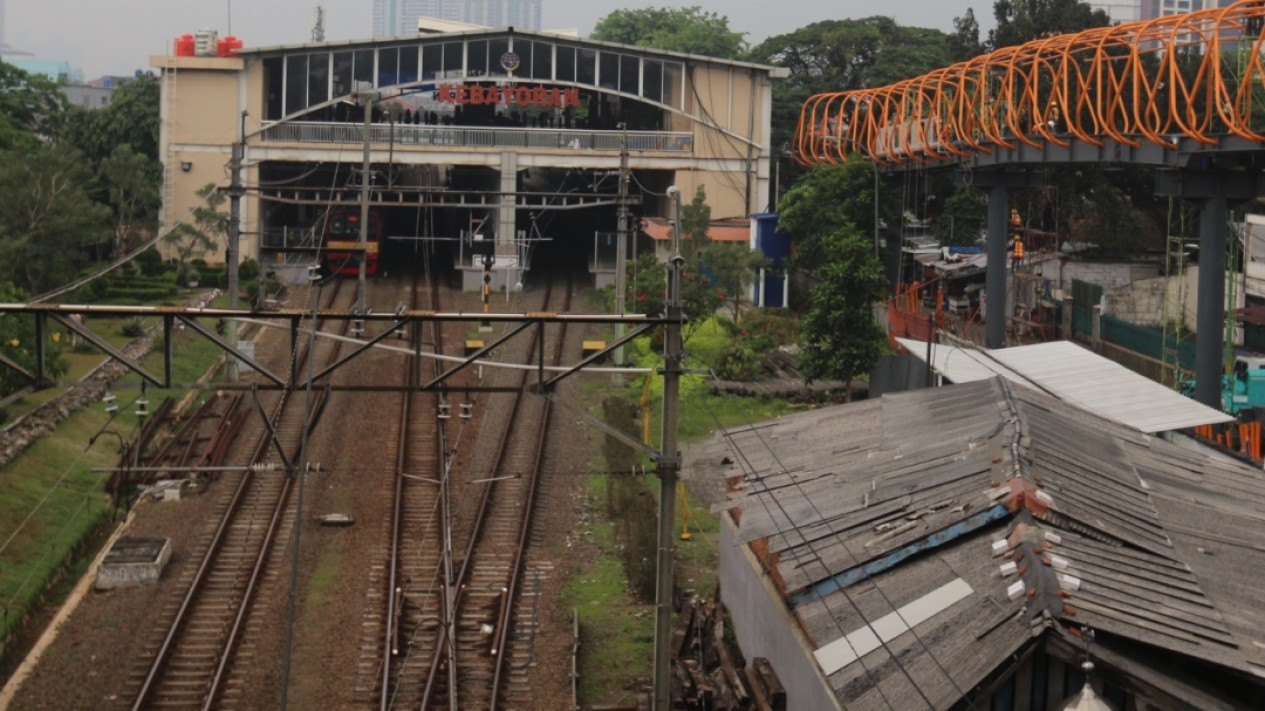 Pembangunan Skywalk Stasiun Kebayoran Lama