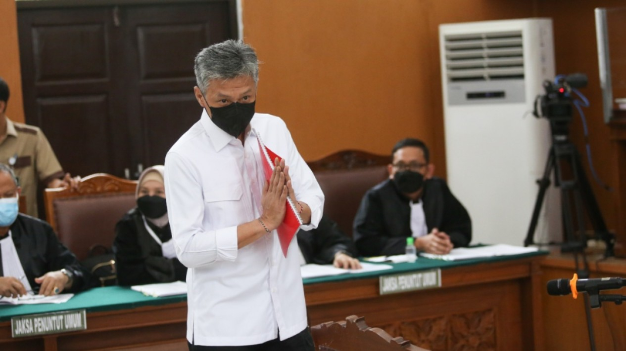 Senyum Brigjen Hendra Kurniawan di Sidang Perdana