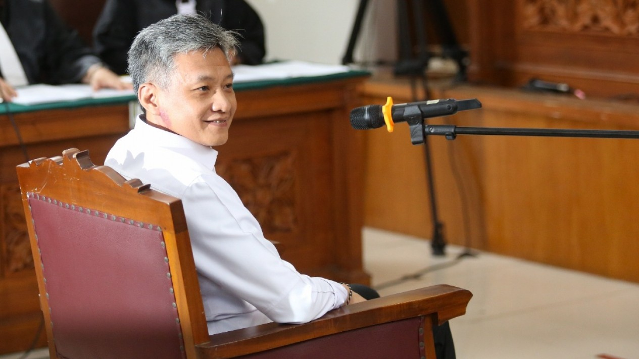 Senyum Brigjen Hendra Kurniawan di Sidang Perdana