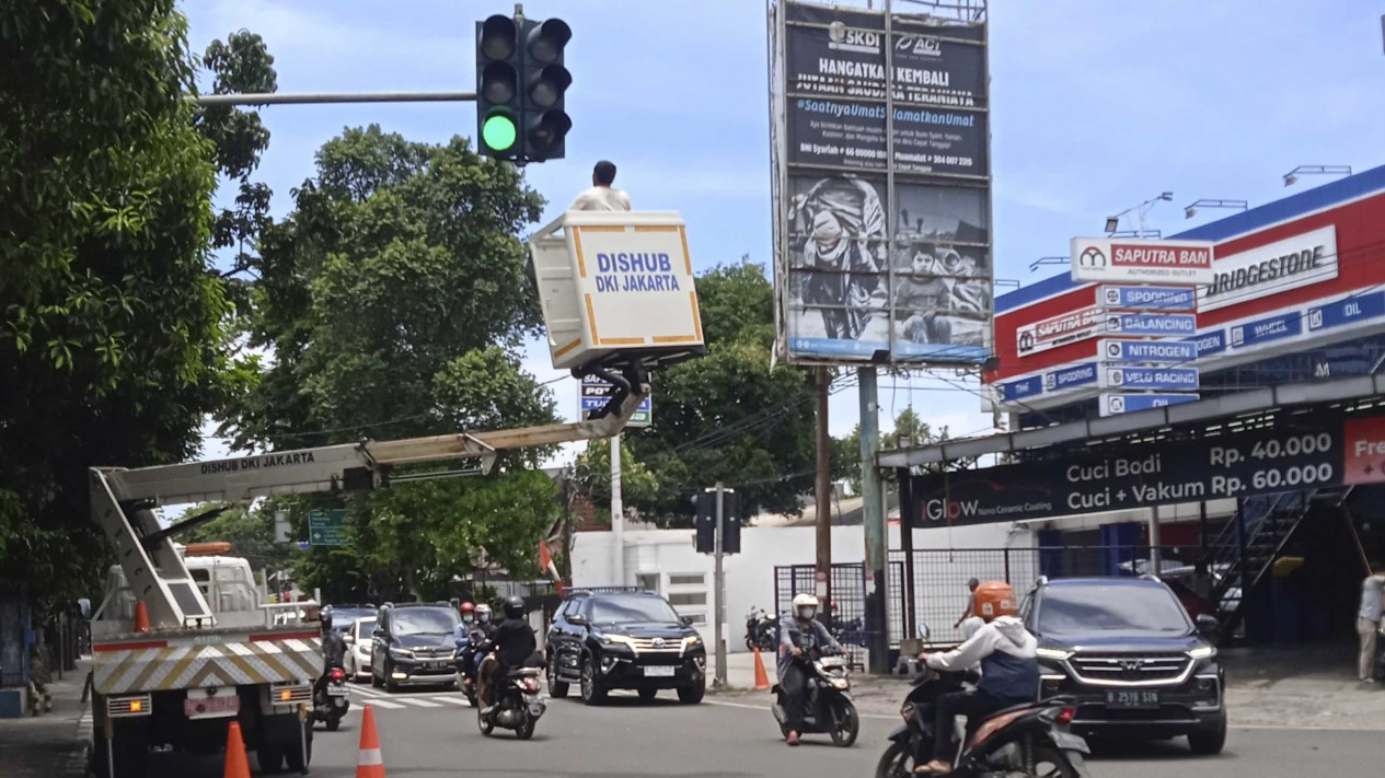 Perbaikan Rutin Lampu Rambu Lalu Lintas