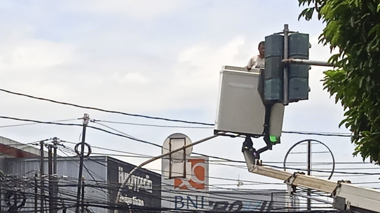 Perbaikan Rutin Lampu Rambu Lalu Lintas