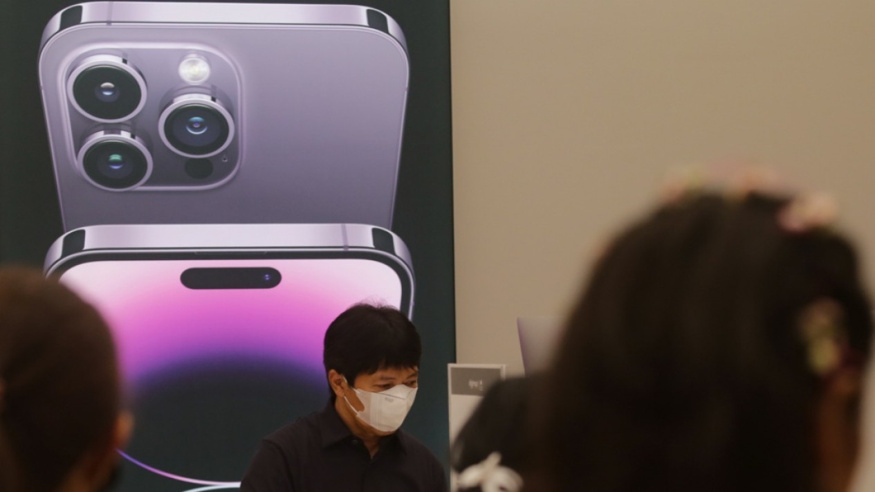 Ratusan Orang Rela Antri Demi Yang Pertama Dapat IPhone 14