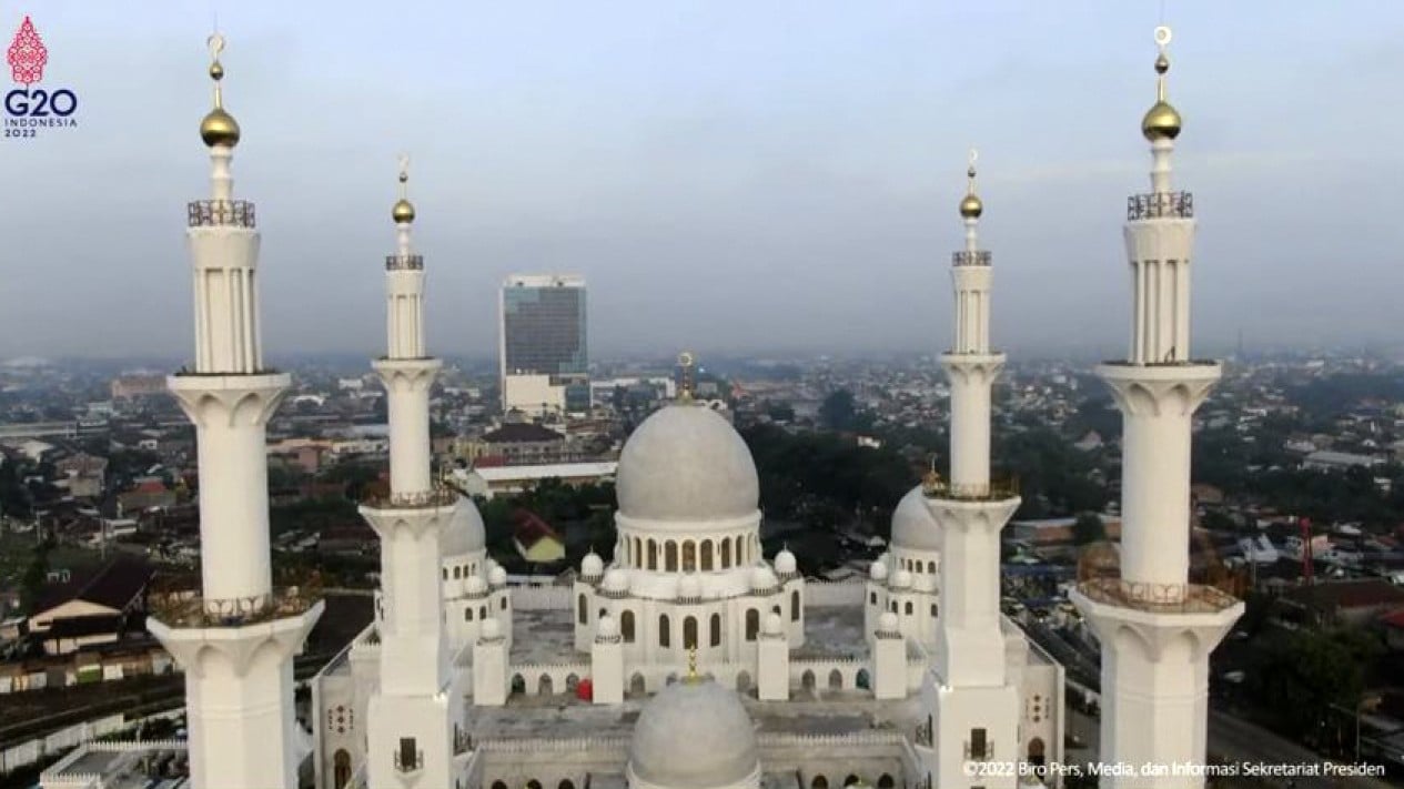 Peresmian Masjid Sheikh Al Zayed di Solo