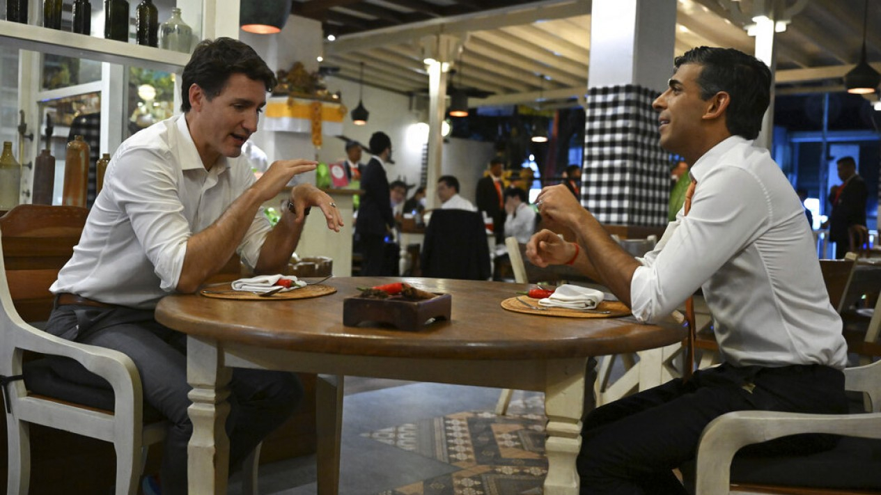 PM Kanada dan PM Inggris Nongkrong Bareng di Cafe Jelang KTT