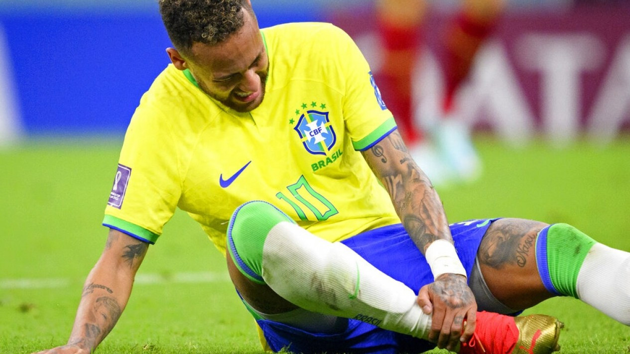 Kasihan Neymar Sampai Nangis Jadi Tumbal Kemenangan Brasil