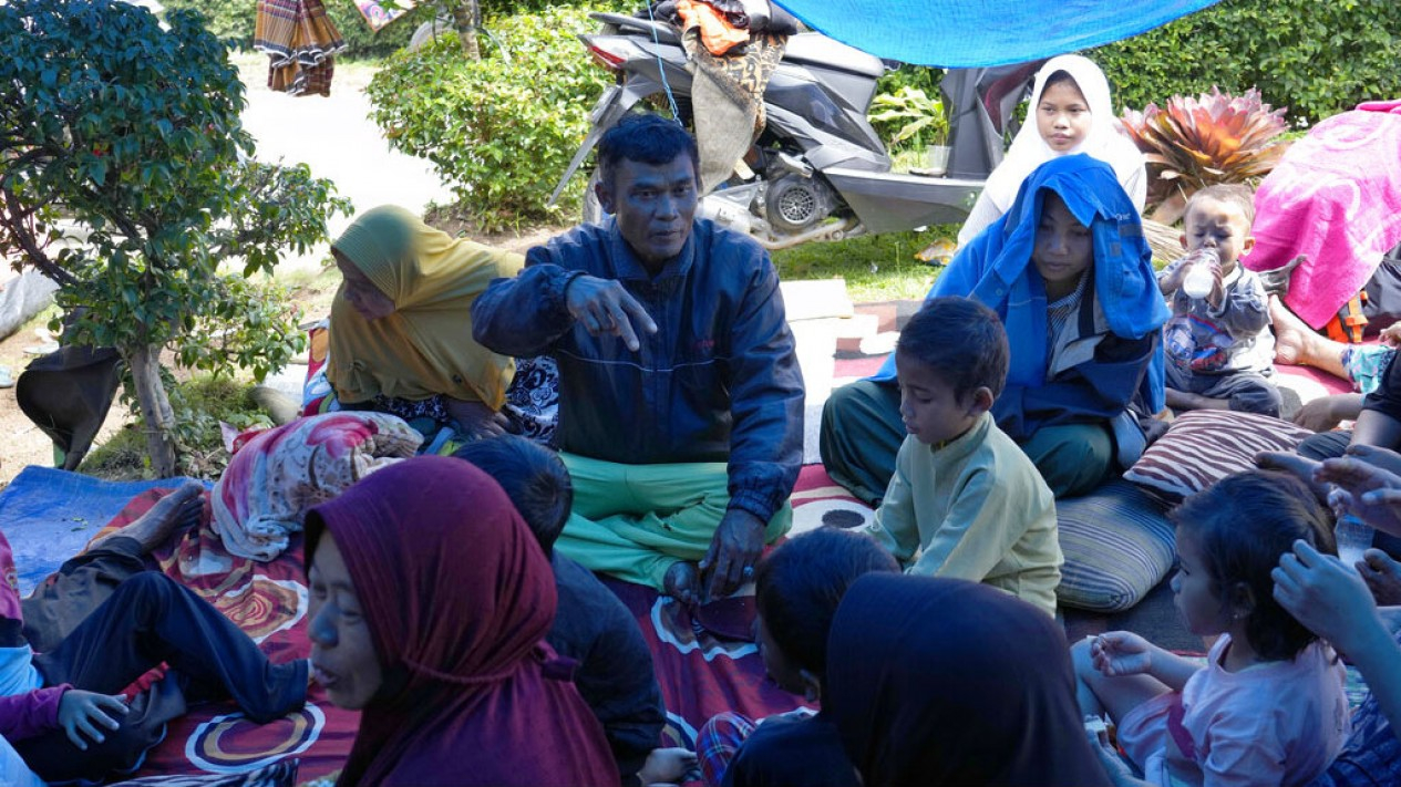 Potret Para Korban Gempa Bumi Cianjur Di Tenda Penampungan Vlix Id