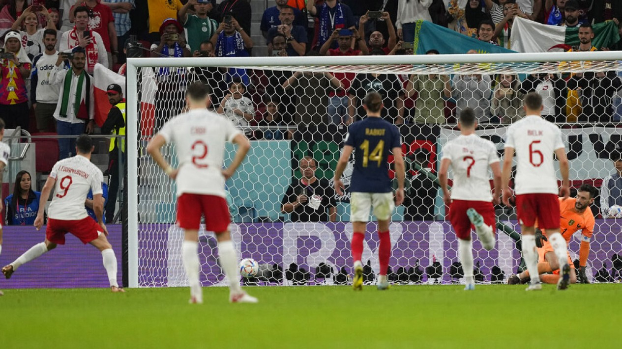 Libas Polandia, Prancis Segel Perempatfinal Piala Dunia