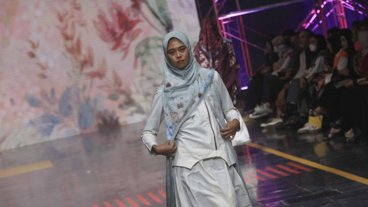 Fashion Show Bertemakan Keindahan Budaya Indonesia