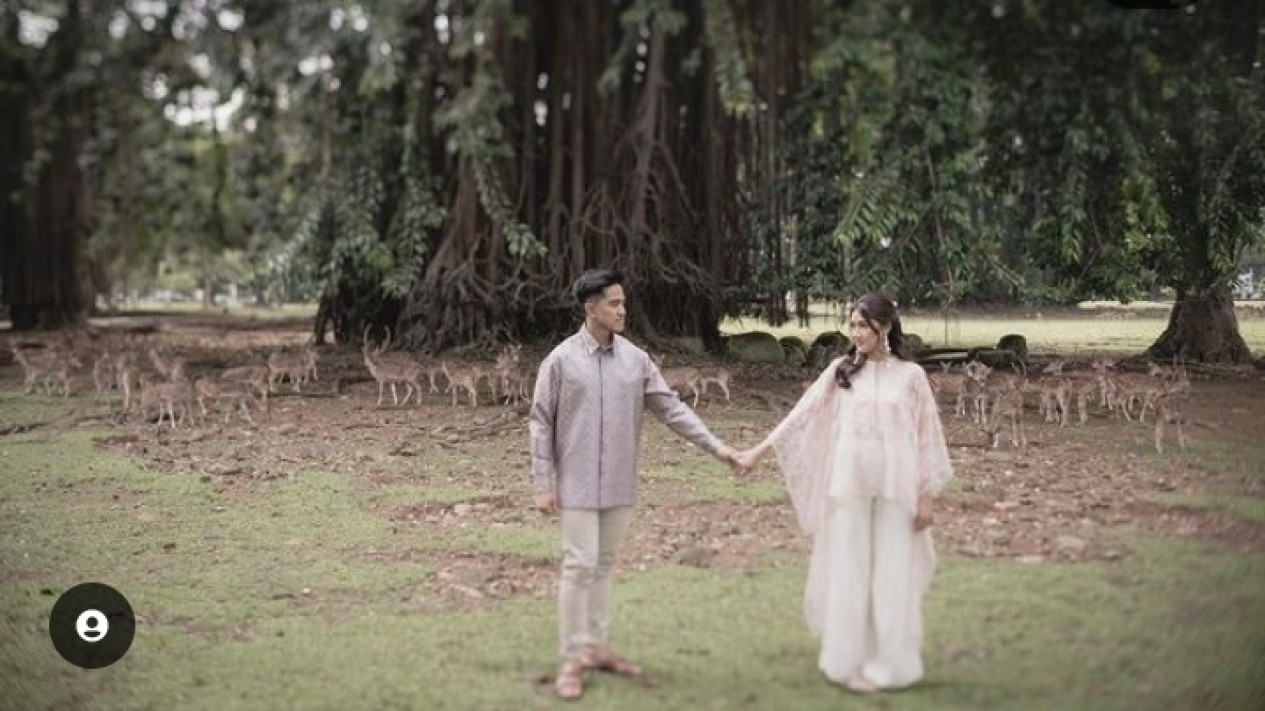 Intip Mesranya Kaesang Pangarep dan Erina di Foto Prewedding